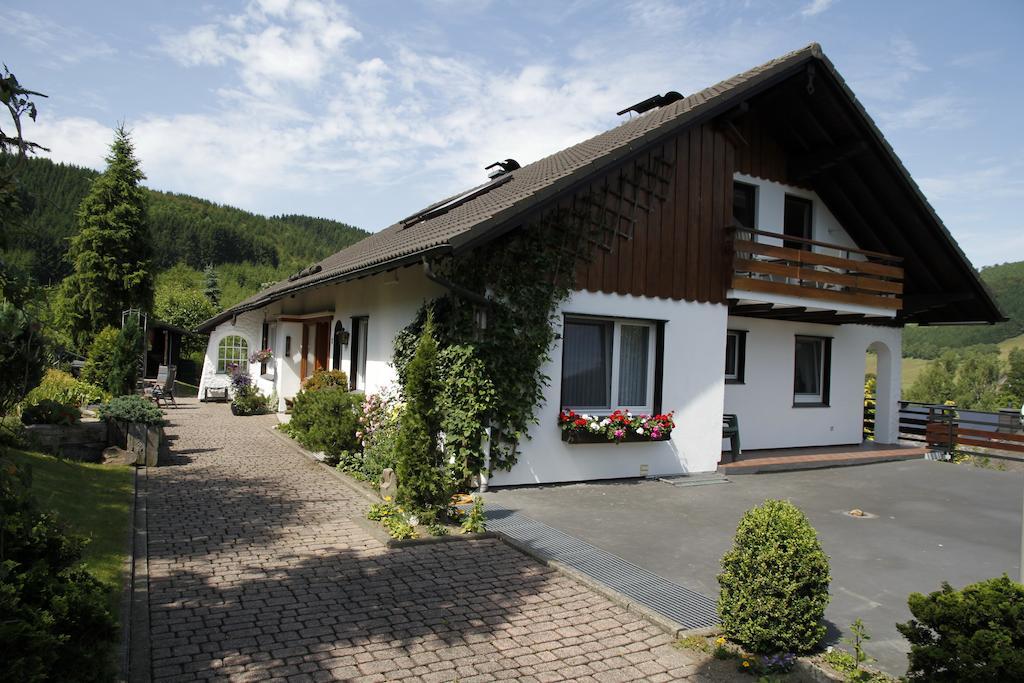 Ferienwohnung Buecker Schmallenberg Bagian luar foto